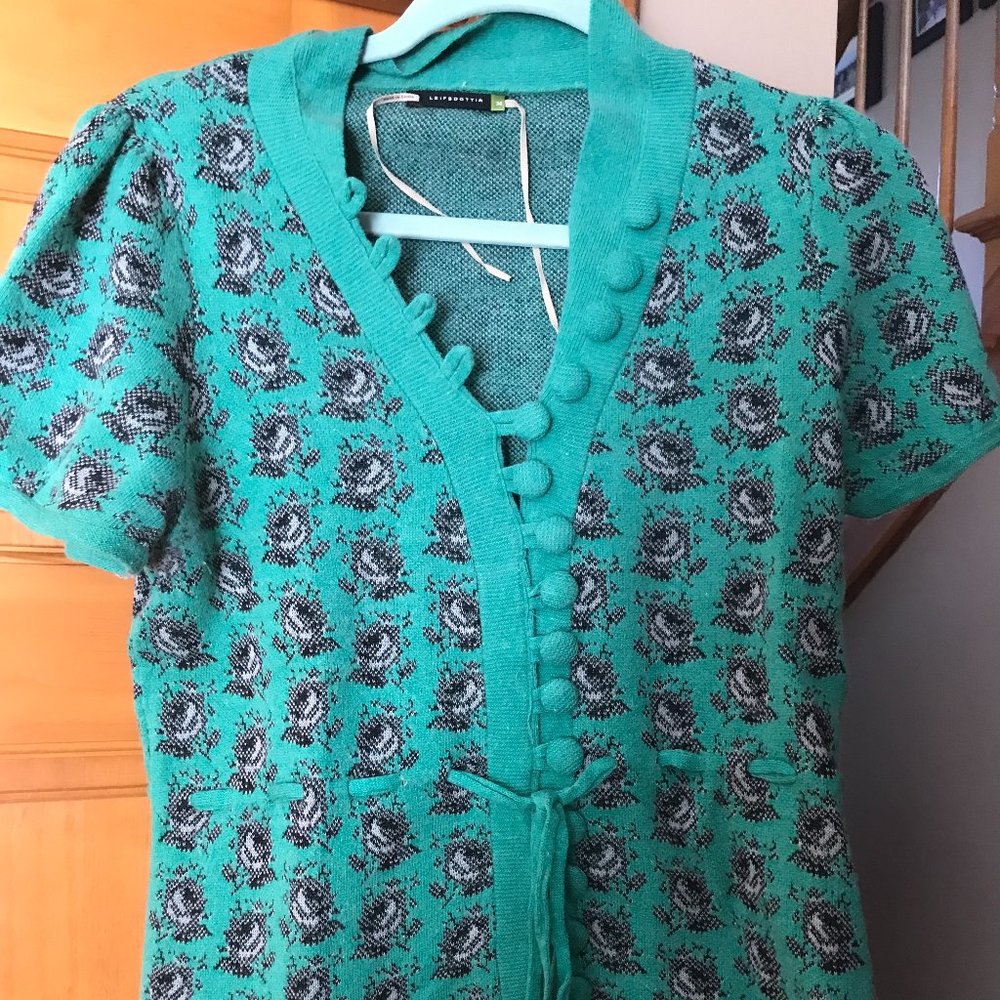 GREEN SHORT SLEEVE sweater